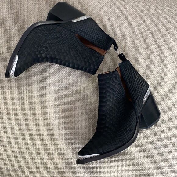 NWOT Jeffrey Campbell Cromwell Cutout Western Boot Size 6 - Picture 3 of 14